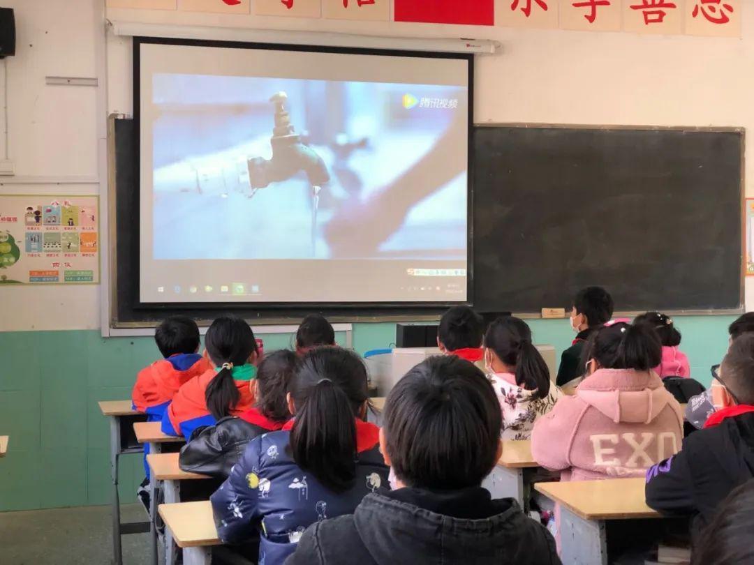 呼和浩特火车站到阿贵庙多远游戏画面