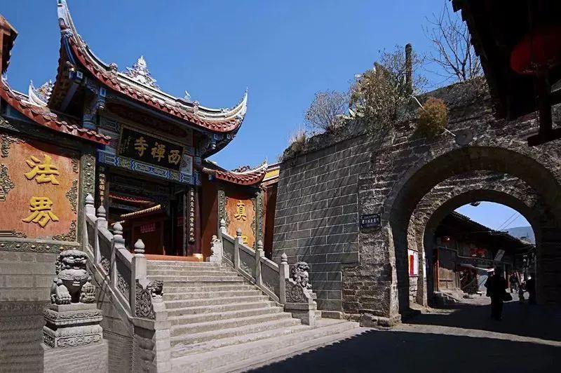 逃出田园庭院