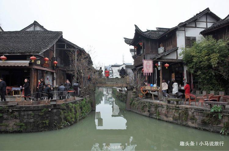逃离绿色山谷